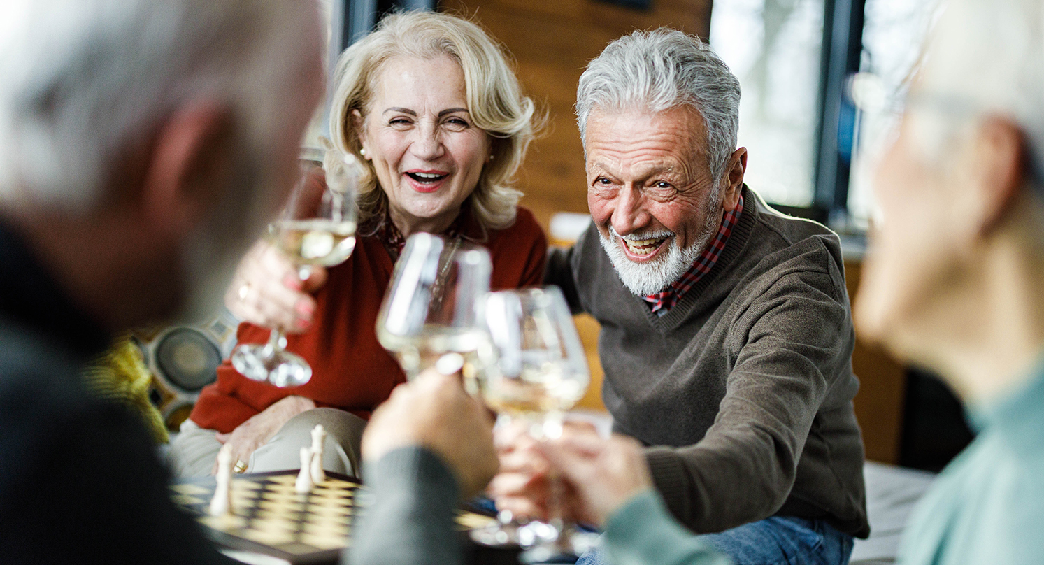 Pinetree Donvale, Homepage hero - couple toasting